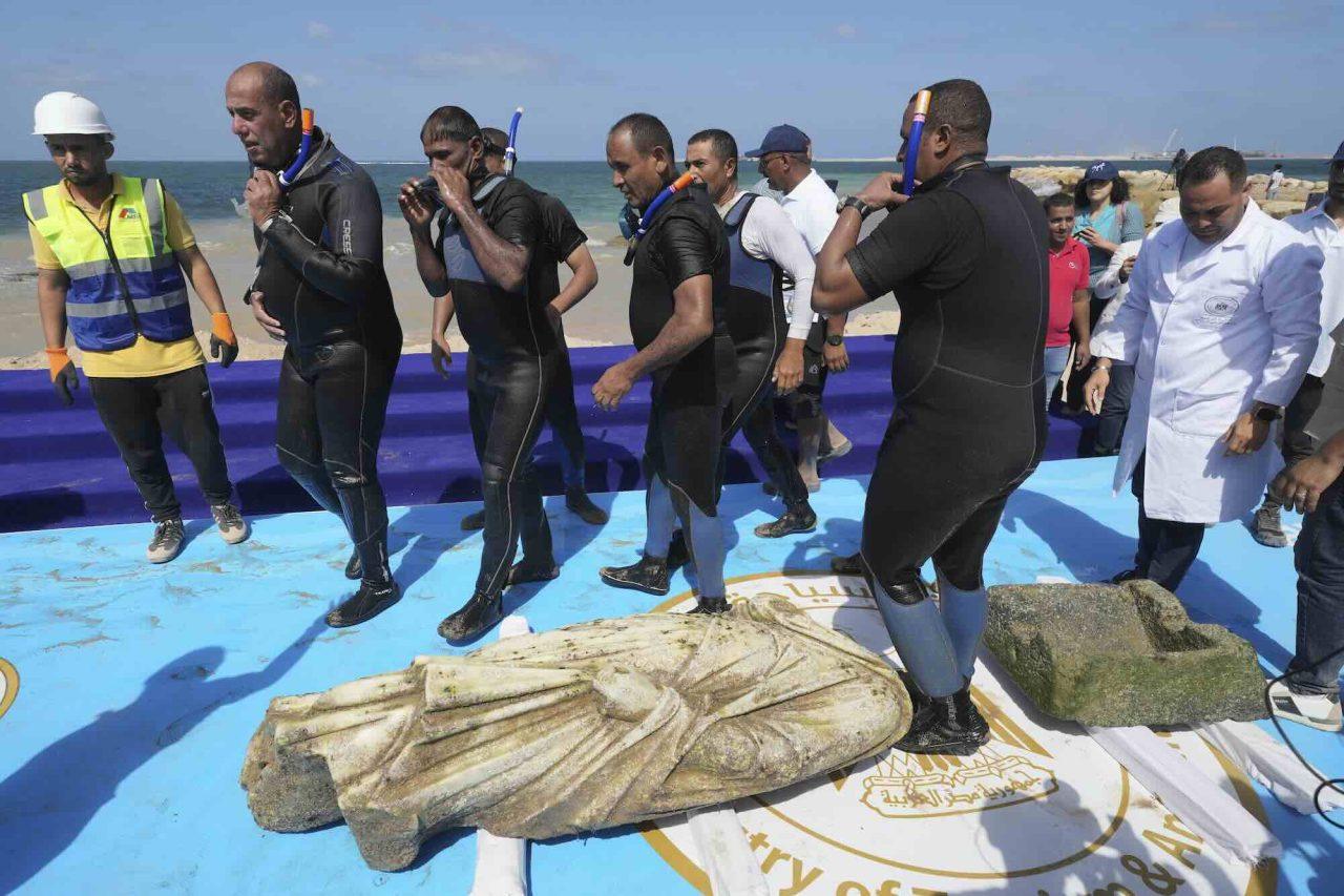 Egypten: Delar av sjunken stad bärgad ur djupet